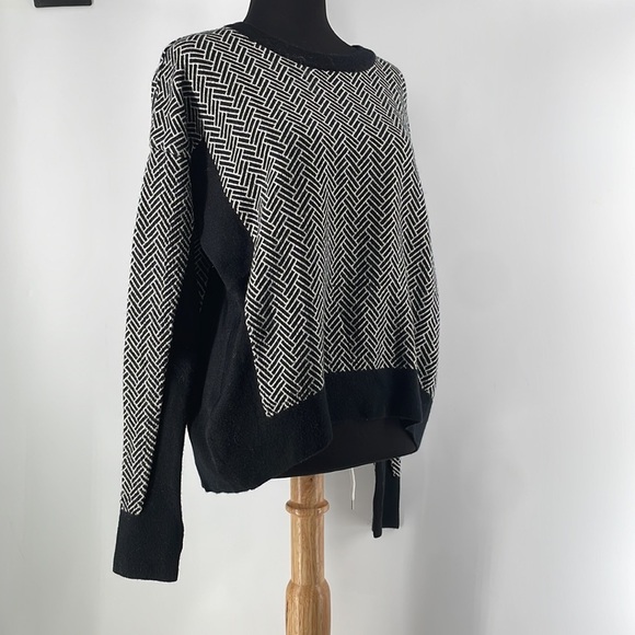 Lululemon Yogi Crew Sweater
Black / White merino wool warm layer mountain sz 8 - Picture 11 of 12